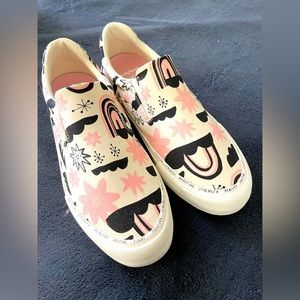 Women’s Seavees “Hawthorne” slip ons. New in box. Size 8